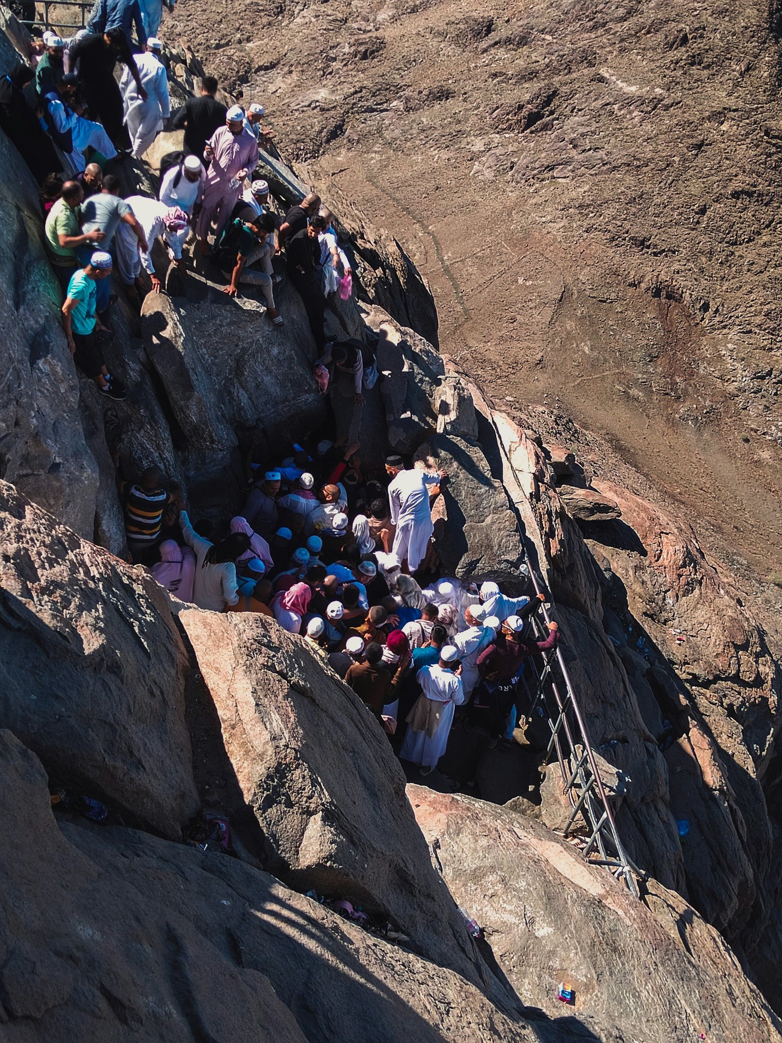 about-me-01 muneeb-muhamed-ub8q-n9ersi-unsplash